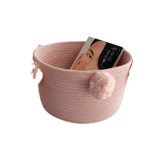 Panier de rangement multifonction moderne et durable pour enfants, style nordique, en corde de coton avec boule de fourrure, pour jouets et entrée - Product Image 1