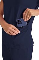 Blouse médicale pour femme à col en V, en polyester tissé, manches courtes, avec poche poitrine unique et fente latérale, pour hôpital et clinique, OEM