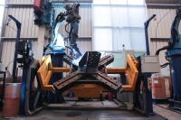 Robot de soudage intelligent série TJH pour tours de transmission, avec positionnement laser et conception spécifique au soudage