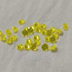Gema sintética YAG de color amarillo fluorescente, corte redondo de 3 mm, granate de yoduro de aluminio cultivado en laboratorio para la fabricación de joyas. - Product Image 3