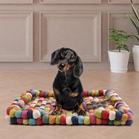 Lit pour chat et chien en laine, nouveau design 2025, forme de grotte, carré, amovible, lavable, mignon, pour animaux de compagnie d'intérieur