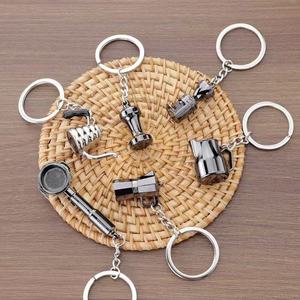 Llaveros <span class=keywords><strong>de</strong></span> taza <span class=keywords><strong>de</strong></span> café 3D con temática <span class=keywords><strong>de</strong></span> Barista Mini Moka Pot Llaveros <span class=keywords><strong>de</strong></span> metal Regalos <span class=keywords><strong>de</strong></span> negocios - Product Image 2