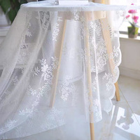 Nappe rectangulaire en dentelle blanche creuse de style français, 100% polyester, écologique, brodée, antidérapante, personnalisable, marque RUNXI