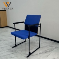 Chaise de visiteur de bureau ergonomique de style moderne en plastique avec accoudoirs fixes et hauteur réglable, tableau d'écriture pliable
