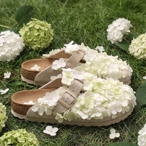 Sabots floraux 3D personnalisés en hydrangea, sandales de luxe en daim à fleurs, chaussures de mariage style Cottagecore, mules personnalisées - Product Image 5