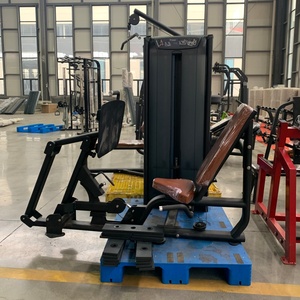 Gli <span class=keywords><strong>Istruttori</strong></span> di Palestra Offrono un Allenamento Professionale per i Muscoli delle Gambe Utilizzando Leg Press a Perno. - Product Image 4