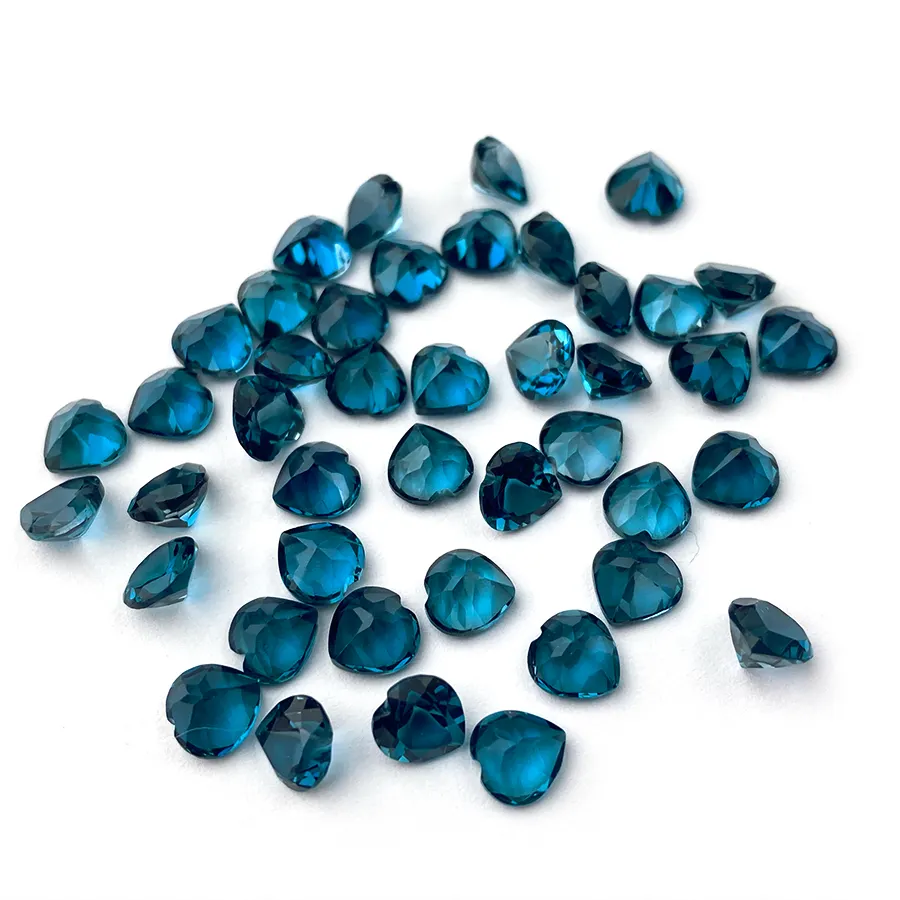 Pedras preciosas naturais de Topaz azul Londres, tamanho personalizado, atacado de alta qualidade, superfície de escultura em forma de coração, pedras preciosas soltas, forma de tamanho, Topaz