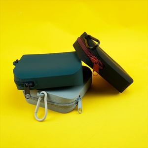 Porte-monnaie léger en silicone imperméable double usage pour aliments pour animaux de compagnie et mini-portefeuille, idéal pour une utilisation quotidienne en extérieur - Product Image 5