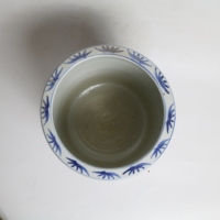 Pot décoratif en porcelaine bleue et blanche, motif peint à la main de poissons et d'algues, pot de fleurs en céramique antique, ornement de décoration pour la maison et le bureau, OEM