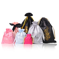 Sacoches en Satin noir pour cheveux avec Logo personnalisé, emballage de bijoux, pochette en velours, sac en soie à cordon pour perruques, soutien-gorge, chaussures et cosmétiques
