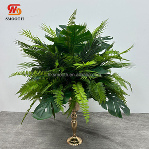 Décoration de mariage SMOOTH : Centre de table tropical réaliste en palmier vert pour fleuriste - Product Image 3