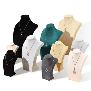 Présentoirs à bijoux en résine sur mesure de plusieurs tailles pour colliers, bustes à bijoux pour vitrine - Product Image 1