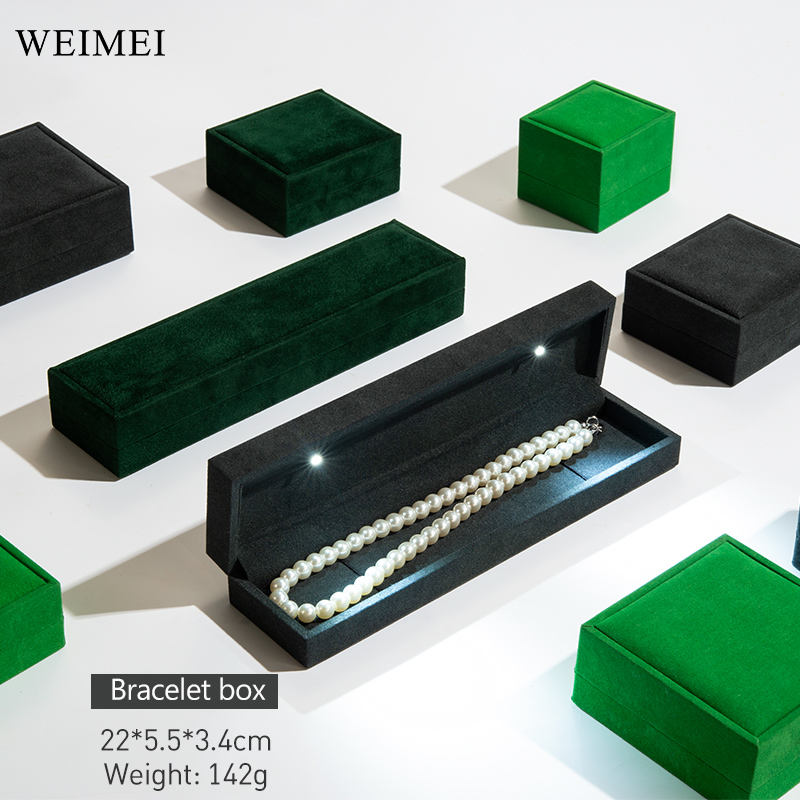 กล่องสร้อยข้อมือสีดำ