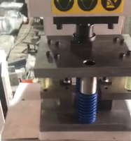 Station de travail manuelle pour estampage de fenêtres et portes en aluminium, machine de poinçonnage à changement rapide de matrice et fonctionnement simple