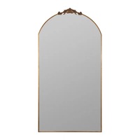 Nouveau miroir mural en verre et bois de style baroque antique doré, avec décoration ornée, de la marque SWT Anthropologie.
