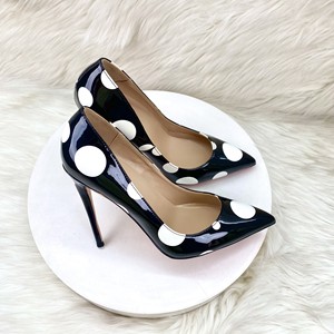 Escarpins en cuir verni à pois pour femme, à bout pointu, talons aiguilles, semelle rouge, chaussures de soirée, personnalisables OEM, grandes tailles - Product Image 2