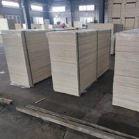 Contreplaqué mélaminé stratifié LVL en peuplier/pin/érable de 5-45 mm avec faible teneur en formaldéhyde E0, design moderne, qualité supérieure pour la construction