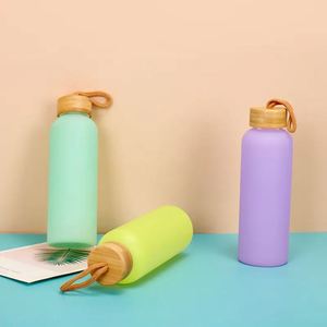 Botella de agua deportiva de vidrio esmerilado de 17 oz para sublimación, con tapa de bambú, para vinilo. - Product Image 2