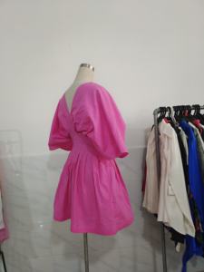 Abito in lino di alta qualità <span class=keywords><strong>davanti</strong></span> tasche <span class=keywords><strong>con</strong></span> <span class=keywords><strong>cerniera</strong></span> nascosta scollo a V vita sottile Logo personalizzato gonna in lino di cotone abito da donna - Product Image 3