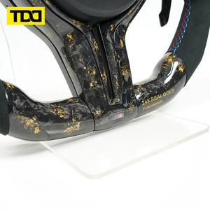 พวงมาลัยคาร์บอนไฟเบอร์ลายทองคำ TDD Real LED สำหรับ BMW F Series – รองรับการปรับแต่งโดยตรงจากโรงงาน - Product Image 3