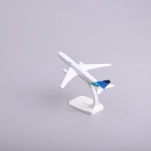 Modellino di Aereo A330 Garuda <span class=keywords><strong>Indonesia</strong></span> 16CM in Metallo Pressofuso con Carrello di Atterraggio in Zinco per Ragazzi - Product Image 2