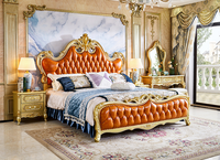 Ensemble de meubles de chambre à coucher de luxe en bois de hêtre français classique, avec feuilles d'or et tissu italien, pour appartement et hôtel