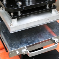 Machine thermique de presse de transfert de chaleur de timbre de feuille d'or chaud de ZY-180 pour le cuir et l'habillement