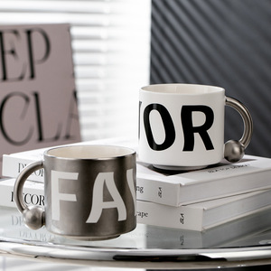 Tasse en céramique de luxe avec poignée, couleur unie, cadeau souvenir pour les couples, tasse à café haut de gamme, printemps 2023 - Product Image 3
