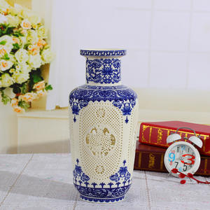 Ensemble de trois pièces de vase en porcelaine bleu et blanc évidé chinois Vase en céramique pour la décoration d'entrée de salon à la maison - Product Image 4