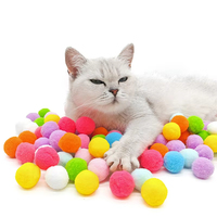 Jouet interactif pour chat : pistolet lanceur de balles en peluche silencieuses pour taquiner le chat – Mini pistolet créatif pour animaux de compagnie