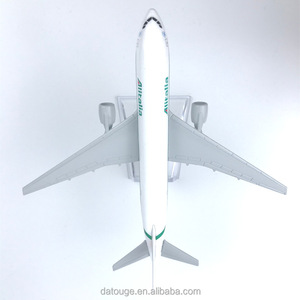 Nouveau modèle d'avion moulé sous pression de 16cm, jouet italien en alliage <span class=keywords><strong>777</strong></span>, modèle d'avion pour cadeau d'anniversaire - Product Image 3