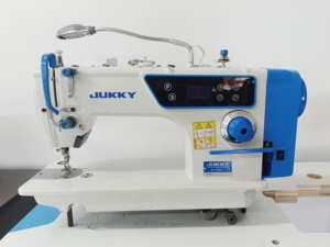 JUKKY  Machine à coudre à point droit à entraînement direct à grande vitesse populaire JK-9802 Machine à coudre industrielle à entraînement direct à grande vitesse à point plat - Product Image 4