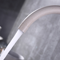 Mélangeur de robinet d'eau en acier inoxydable monté sur le pont de robinet de cuisine d'or pour l'évier de cuisine