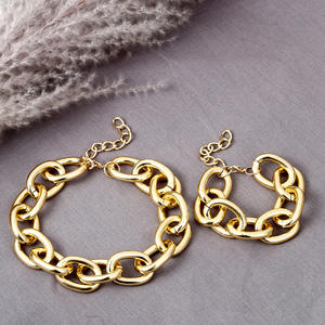 قلادة خانقة ضخمة مطلية بالذهب بتصميم معدني ثقيل ومبالغ فيه للنساء، مجوهرات أنيقة للنوادي الليلية - Product Image 5