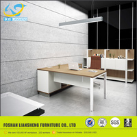 Bureau d'angle moderne extensible en bois avec design convertible et structure en alliage d'aluminium pour usage commercial et domestique