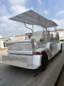 Carroza Fúnebre Eléctrica Personalizada de Fábrica, Estilo Vintage, Blanca, Tipo Ataúd, con Caballos, Buggy Eléctrico Antiguo - Product Image 3