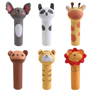 AUGLEKA 2021 Bán Hot Baby Bed Bell Rattle Thú Nhồi Bông Nhẹ Nhàng Bé Mềm Mại Tay Sang Trọng Rattle Squeaker Stick Đồ Chơi