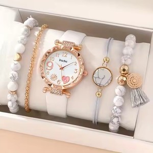Vente en gros <span class=keywords><strong>de</strong></span> bijoux <span class=keywords><strong>de</strong></span> <span class=keywords><strong>luxe</strong></span> pour femmes, ensemble cadeau <span class=keywords><strong>de</strong></span> montre à quartz avec un joli cœur, bracelet en cuir PU, montres-bracelets en cristal <span class=keywords><strong>de</strong></span> <span class=keywords><strong>luxe</strong></span> pour femmes - Product Image 2