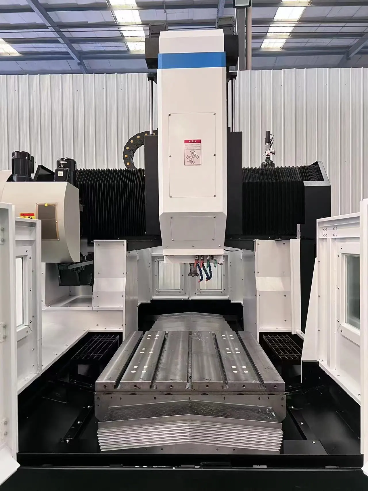 Nuove idee di prodotto GMC1200/GMC1613/GMC1611 CNC Gantry fresatrice con l'alta qualità