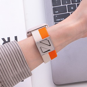 Correa de Reloj Magnética de Nailon Tejido con Hebilla en Z Ajustable, Compatible con Relojes Inteligentes Serie 11 - Product Image 5