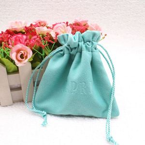Sacs à cordon en velours recyclable avec logo personnalisé pour cadeaux et emballages de bijoux avec design imprimé à l'écran - Product Image 2