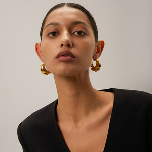 INS gli stessi <span class=keywords><strong>orecchini</strong></span> a <span class=keywords><strong>mezzaluna</strong></span> in <span class=keywords><strong>oro</strong></span> 18k <span class=keywords><strong>oro</strong></span> nero zircone a forma di <span class=keywords><strong>mezzaluna</strong></span> grossi accessori in acciaio inossidabile Non sbiaditi all'ingrosso - Product Image 6