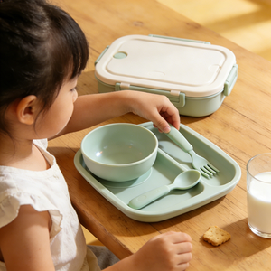Juego <span class=keywords><strong>de</strong></span> vajilla <span class=keywords><strong>de</strong></span> silicona para bebé con ventosa, babero, cuchara y plato dividido para niños pequeños - Precio <span class=keywords><strong>de</strong></span> fábrica - Product Image 6