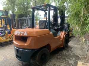 Carretilla elevadora usada de 5 toneladas, mástil de 4500mm, 7FD50, 3 toneladas y 5 toneladas - Product Image 3