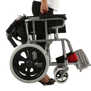 Fauteuil roulant manuel léger pliable de 20 pouces avec siège bleu pour usage intérieur et extérieur - Product Image 4