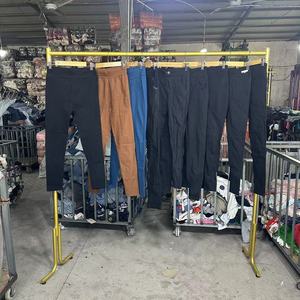 Vêtements d'occasion mixtes pour femmes : pantalons crayon, joggings, pantalons skinny en coton, en gros - Product Image 1