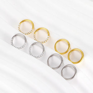 Elegantes pendientes de aro de moda de acero inoxidable 18K oro y plata PVD revestimiento parcialmente incrustado <span class=keywords><strong>diamante</strong></span> producto OEM - Product Image 2