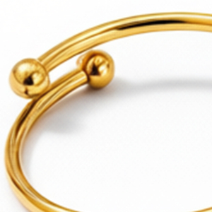 Realizzato in resistente acciaio inossidabile, anello con lettera Q placcato oro, gioiello unisex alla moda, idea regalo. - Product Image 5