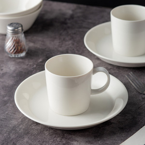 Service de table en céramique minimaliste uni, bols, assiettes et tasses rondes blanches pour un usage quotidien à la maison - Product Image 2