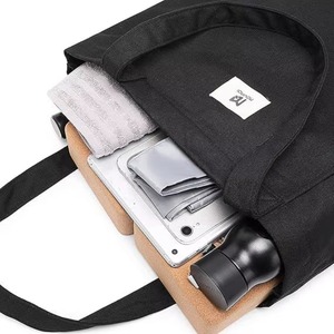 Échantillon gratuit : Sac de transport pour tapis de yoga de haute qualité, grande ouverture, longue poignée, poche étanche pour bouteille d'eau, bandoulière réglable - Product Image 4